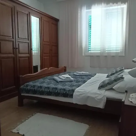 Lägenhet Plavi Apartman